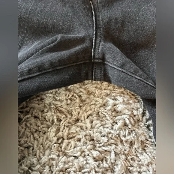 Vervet T5991 Women’s Washed Black Denim with Angled Hem Detail - Picture 9 of 9